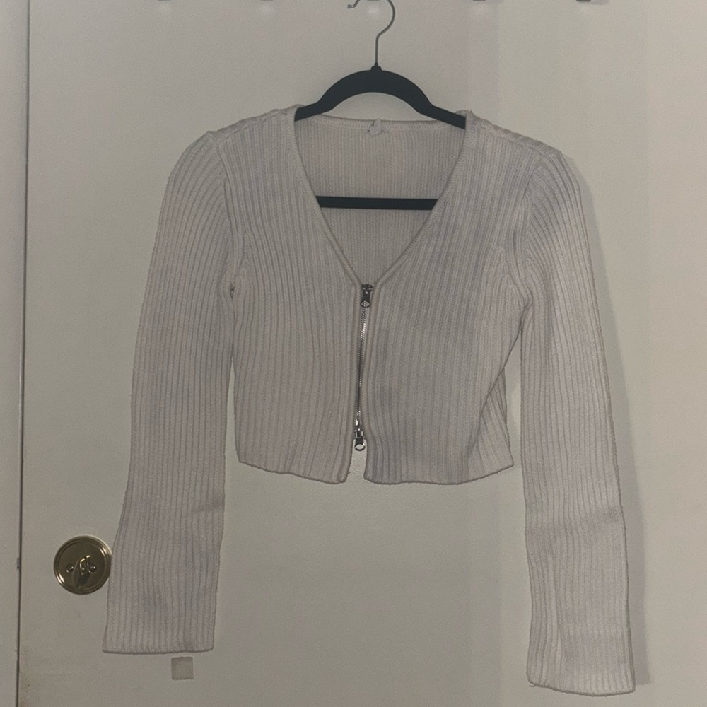 White Full Zip V-Neck Cropped Sweater